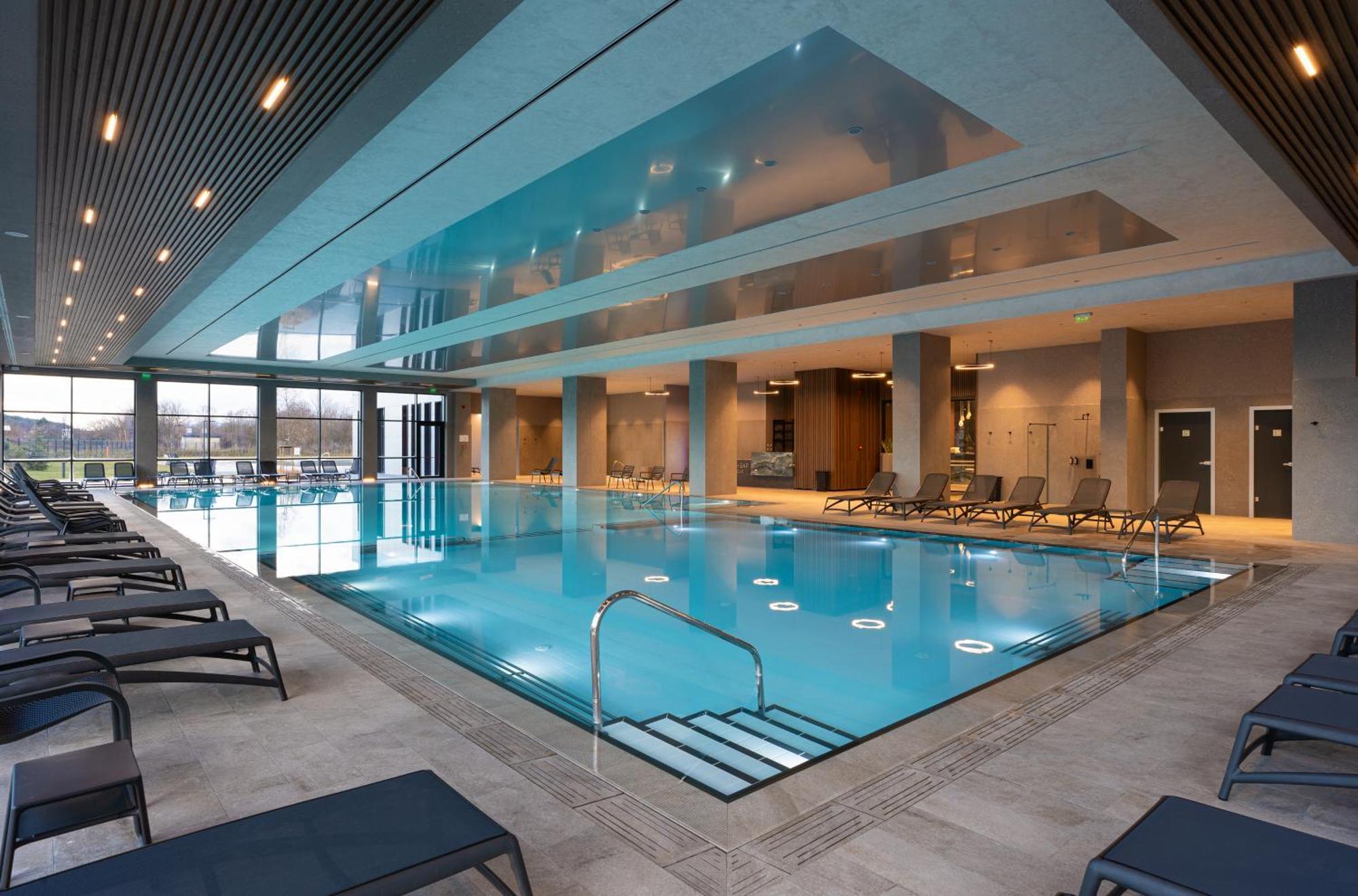 Atmosphere Balneo Hotel & Spa パヴェル・バニャ エクステリア 写真